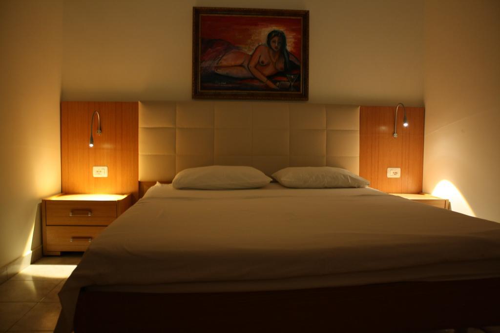 Vlorë Hotel Martini חדר תמונה